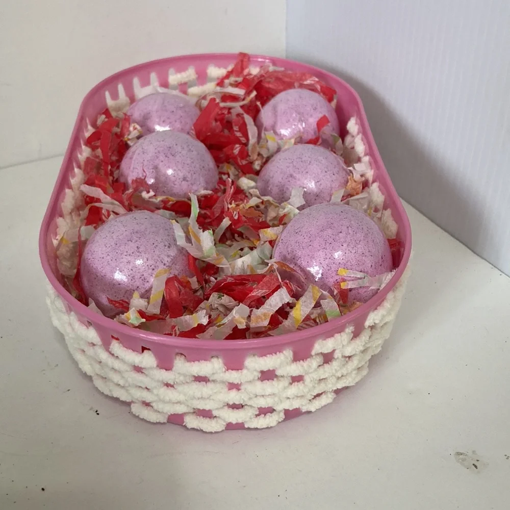 Lavender Chamomile Luxurious Bath Bombs Fizzers and Basket Gift Set of 6 Bombs